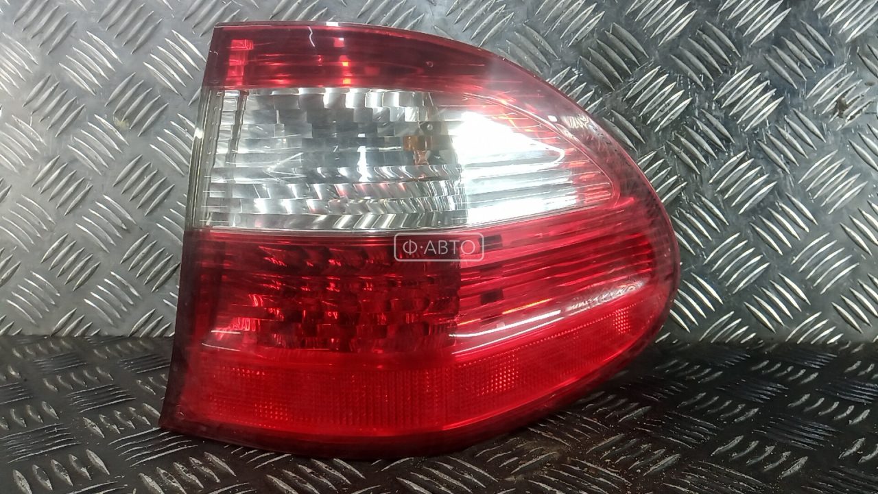 Фонарь задний правый