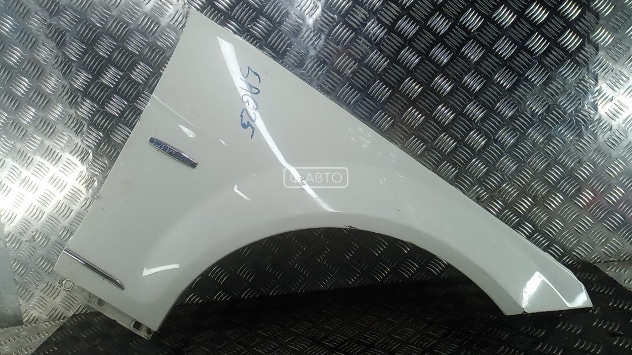 Крыло переднее правое