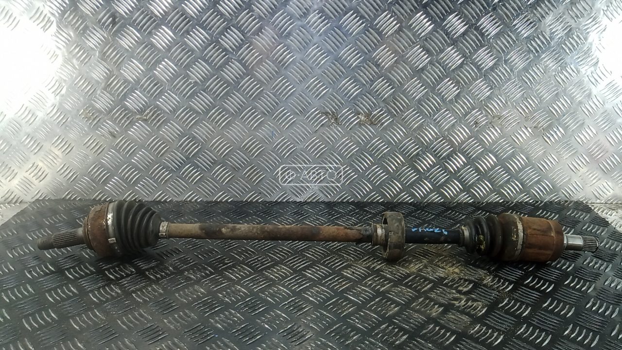 Привод передний правый