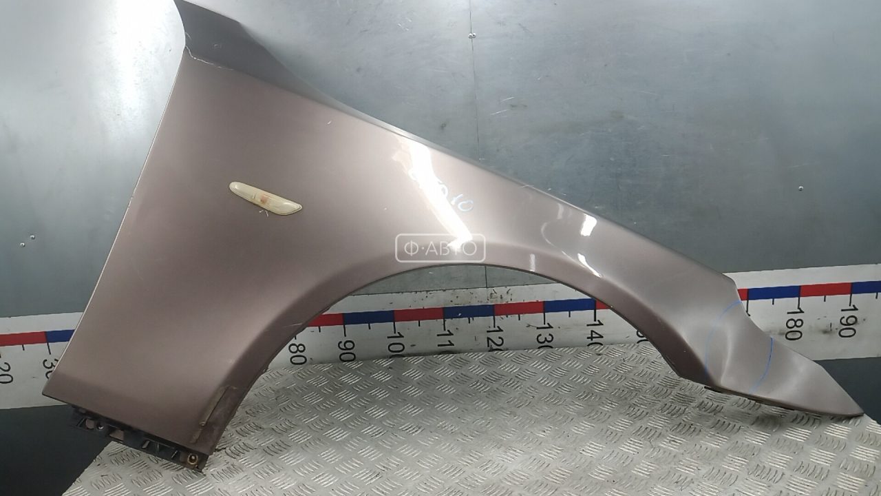 Крыло переднее правое
