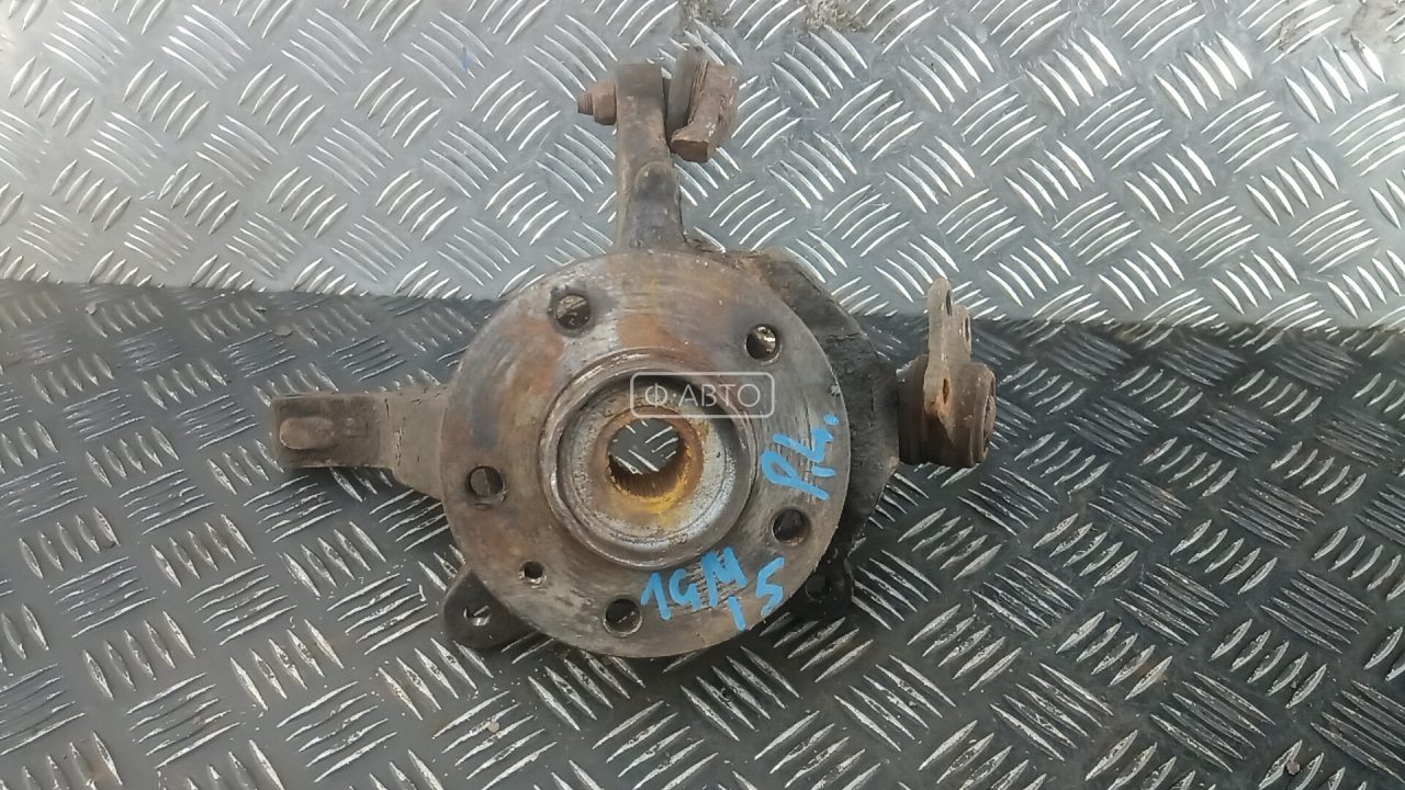 Ступица передняя левая