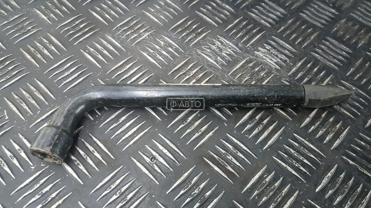 Ключ колесный