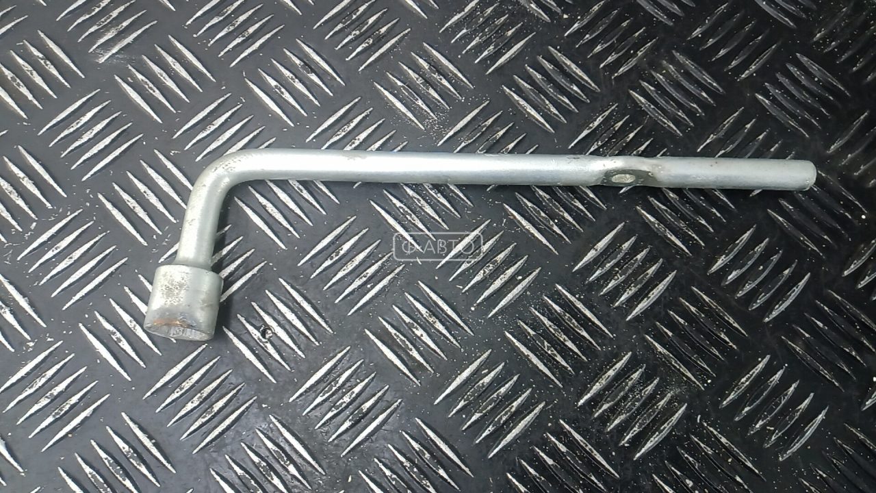 Ключ колесный