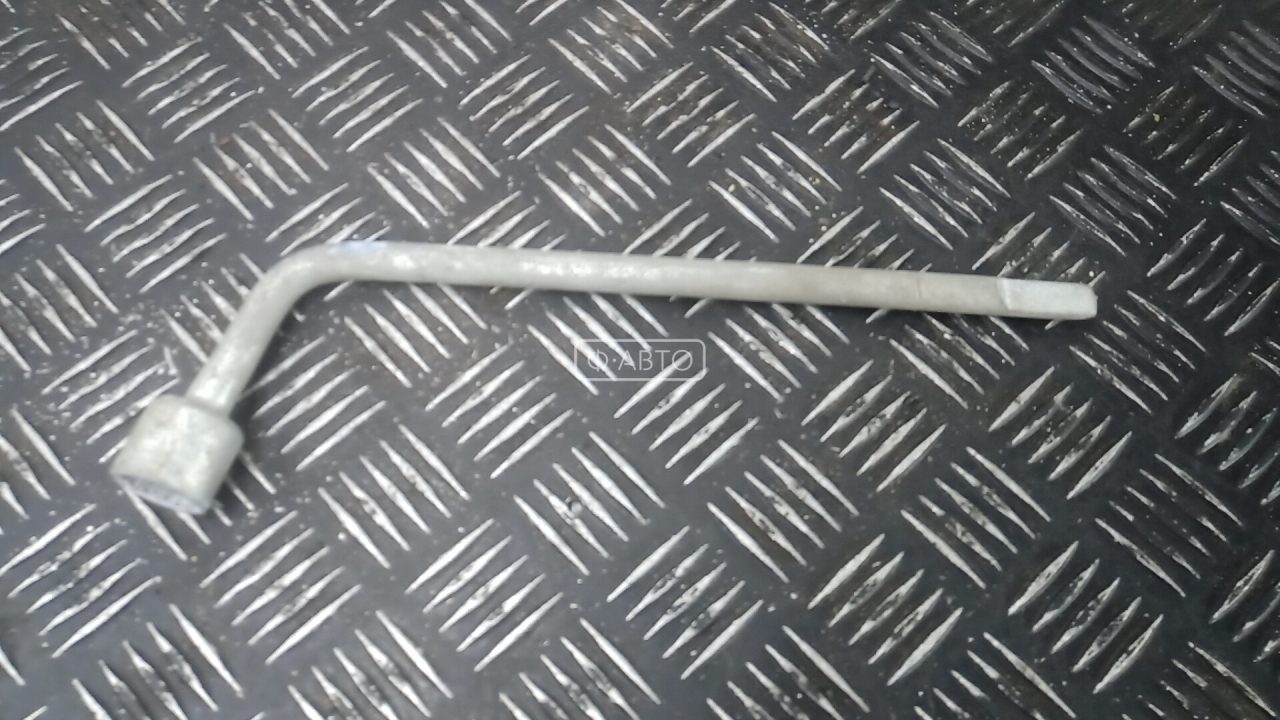 Ключ колесный