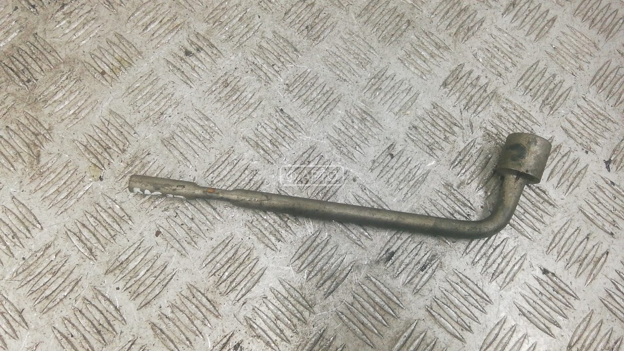 Ключ колесный