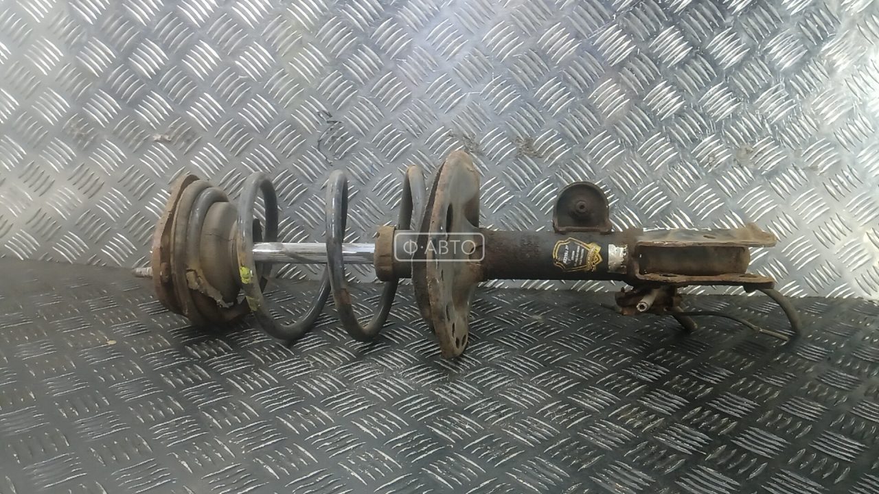 Стойка передняя левая