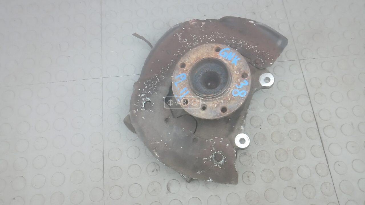 Ступица передняя левая