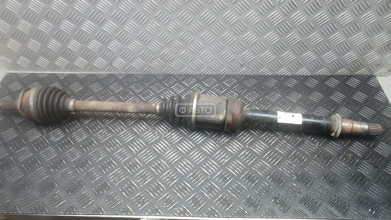 Привод передний правый