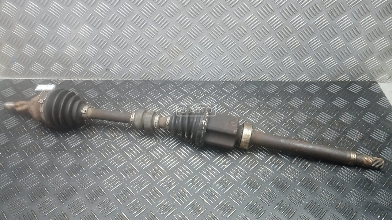 Привод передний правый