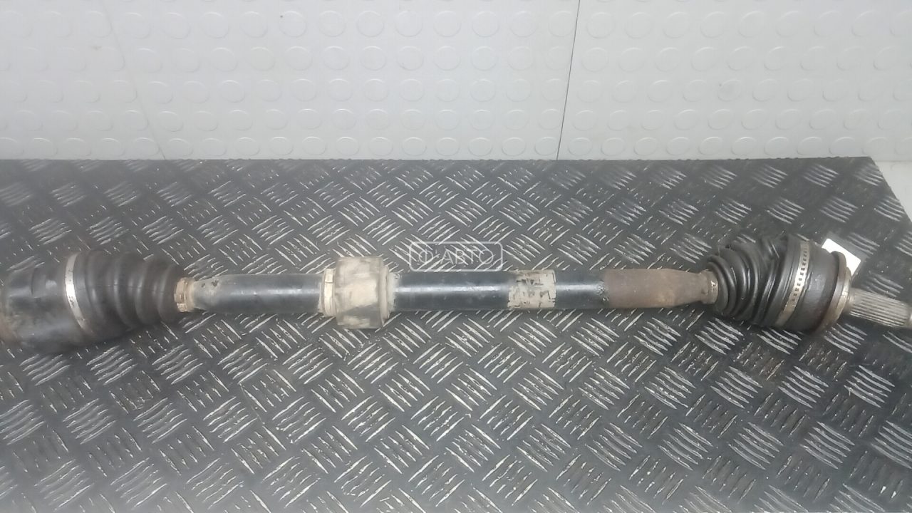 Привод передний правый