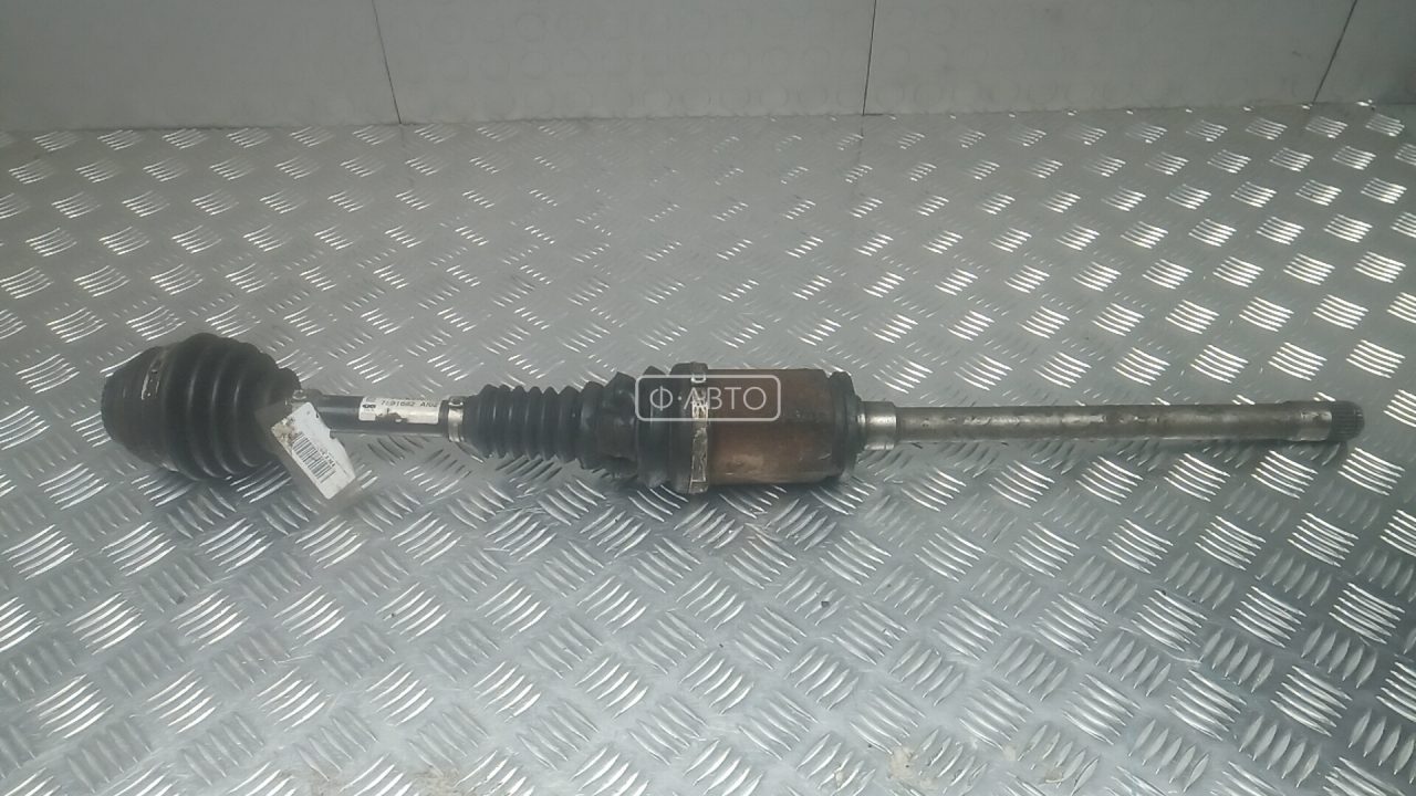 Привод передний правый