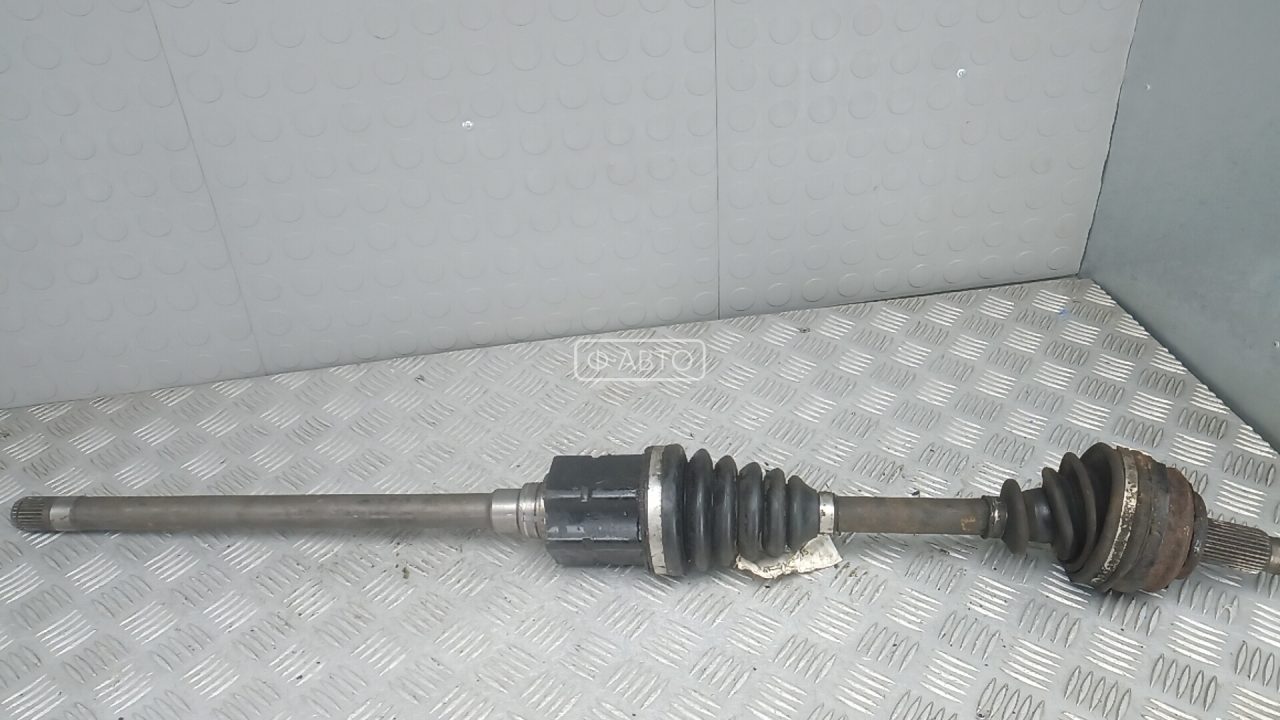 Привод передний правый