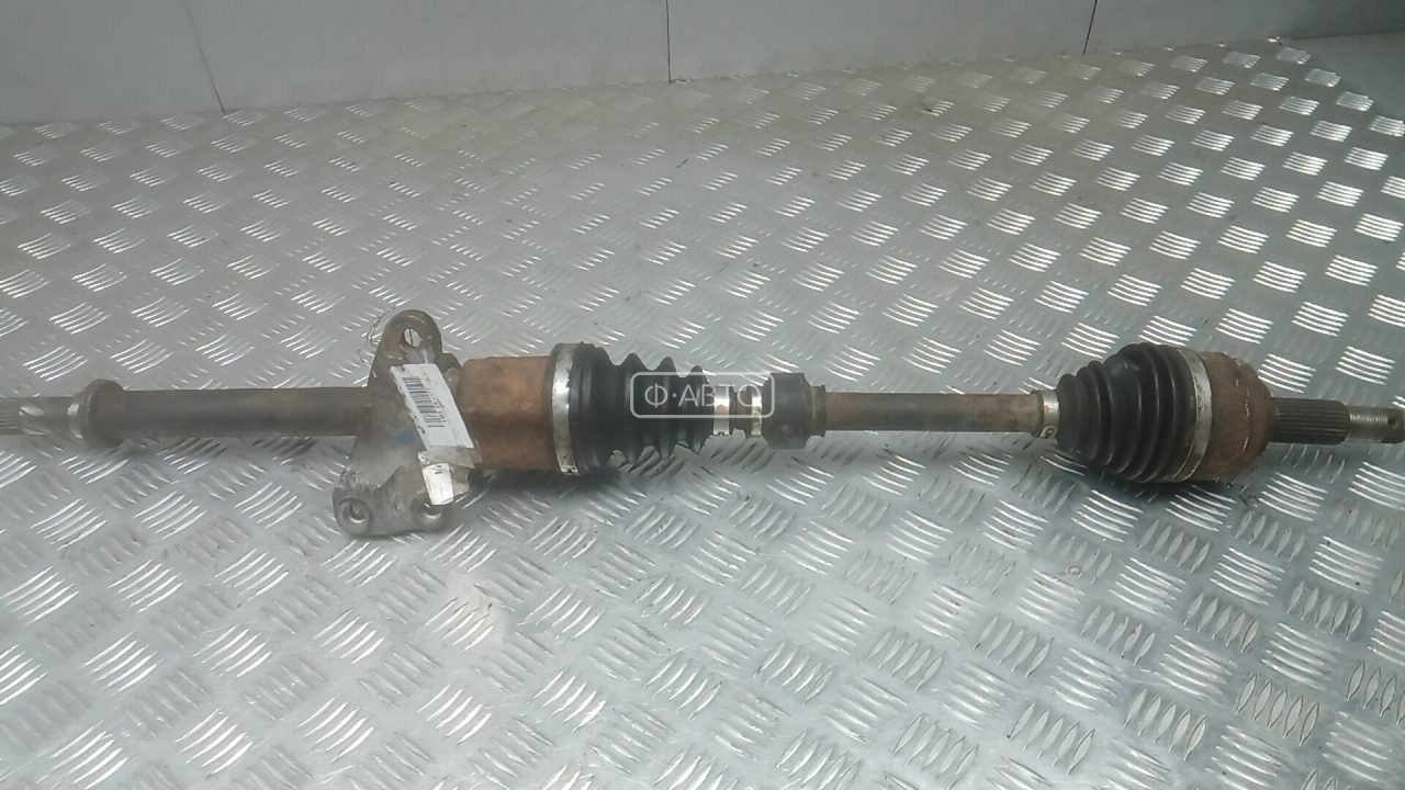 Привод передний правый