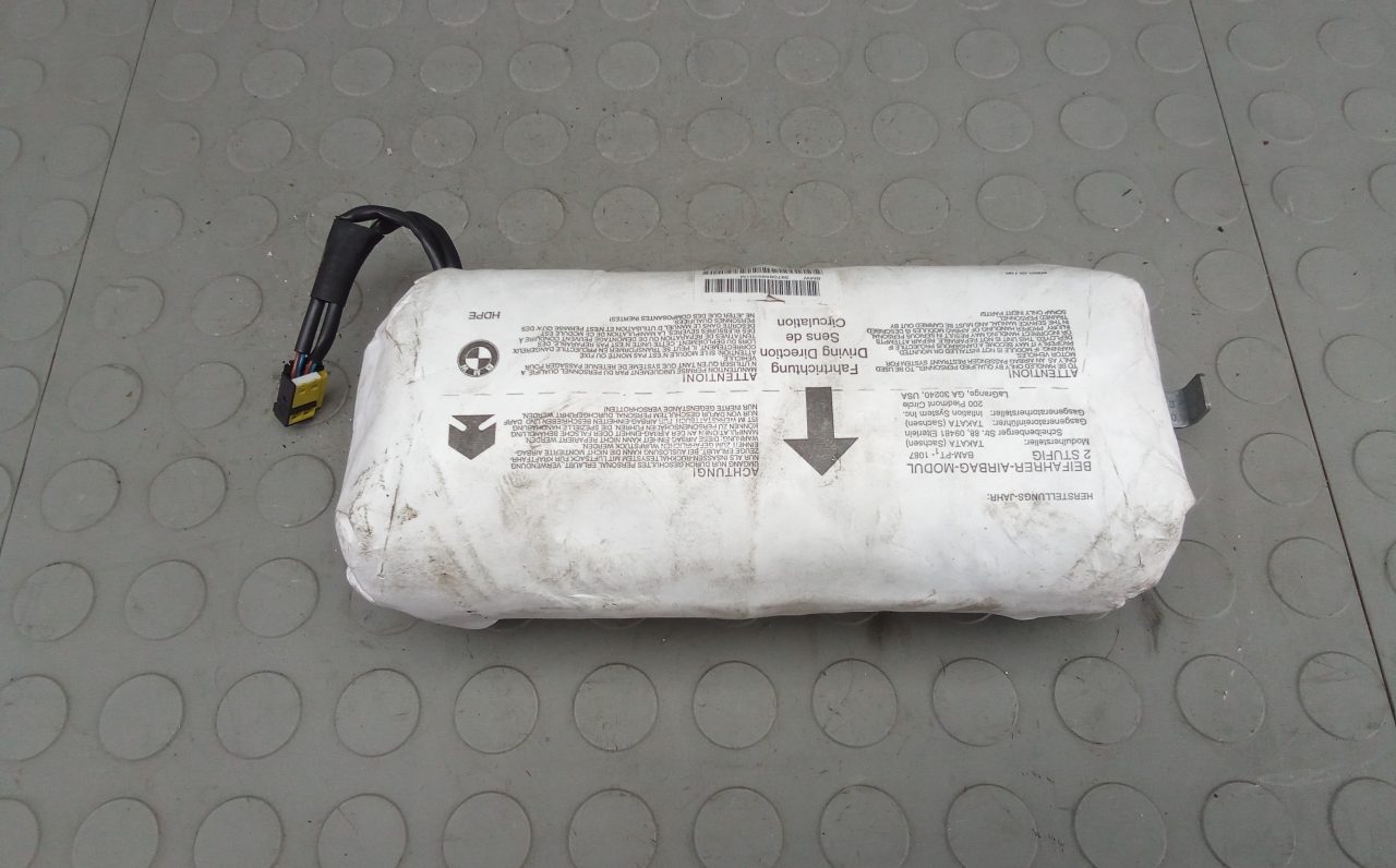 Подушка безопасности пассажира