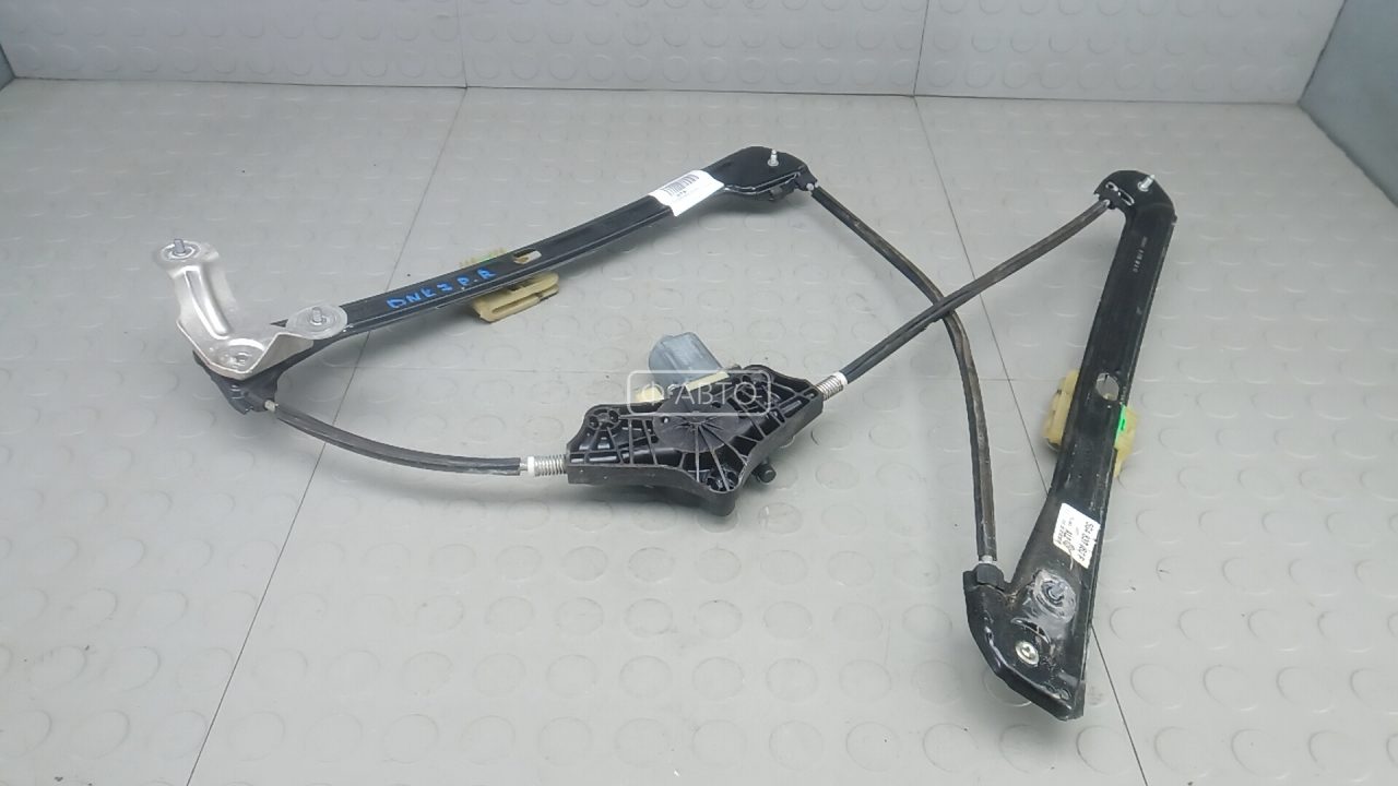 Стеклоподъемник передний правый