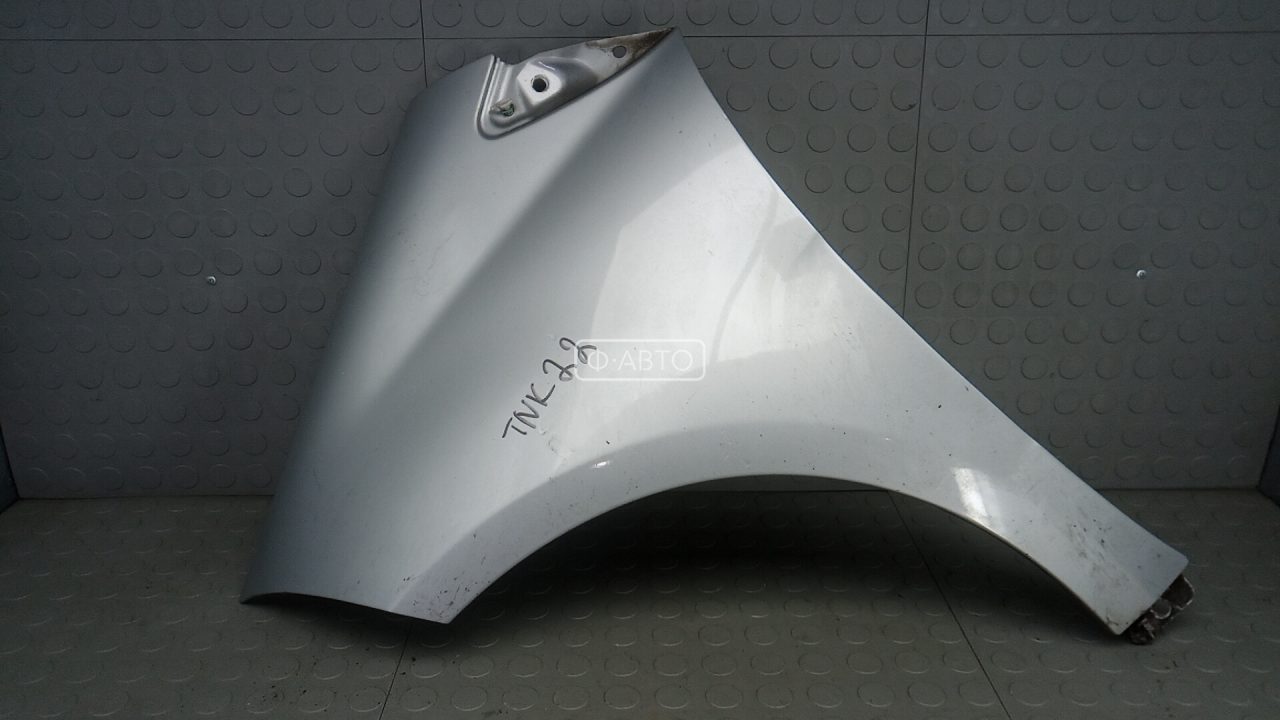 Крыло переднее левое