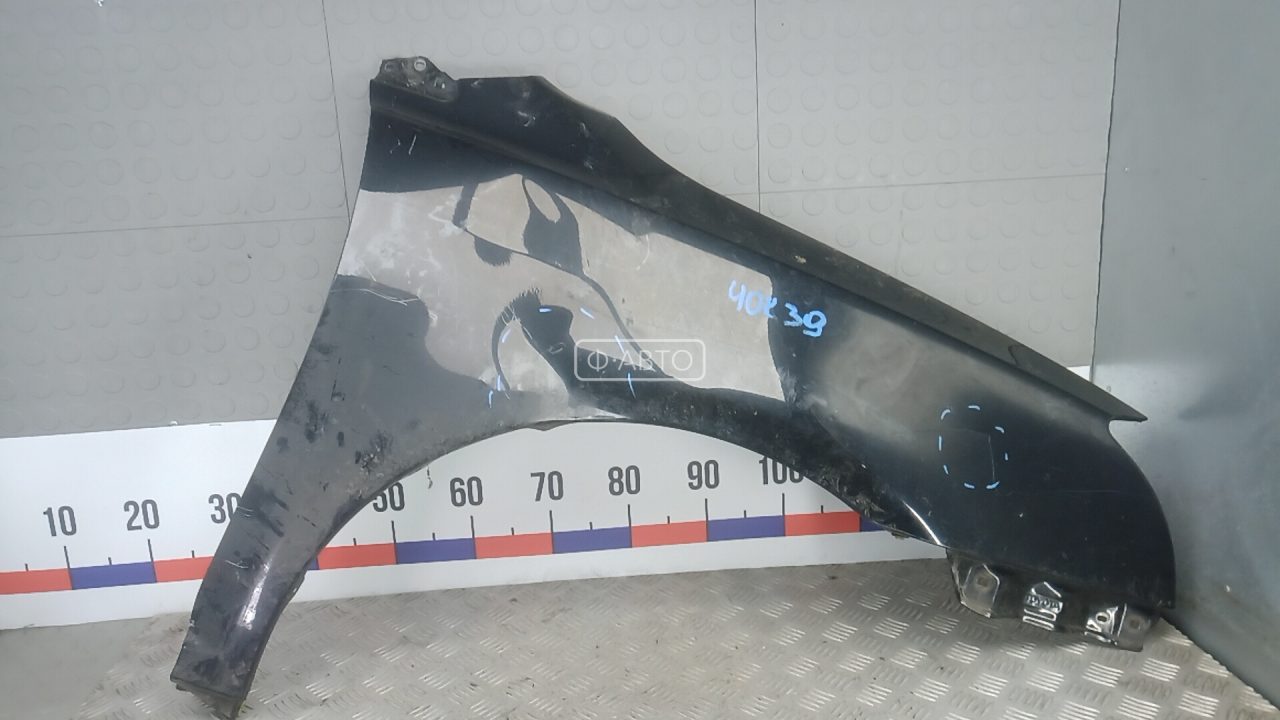 Крыло переднее правое