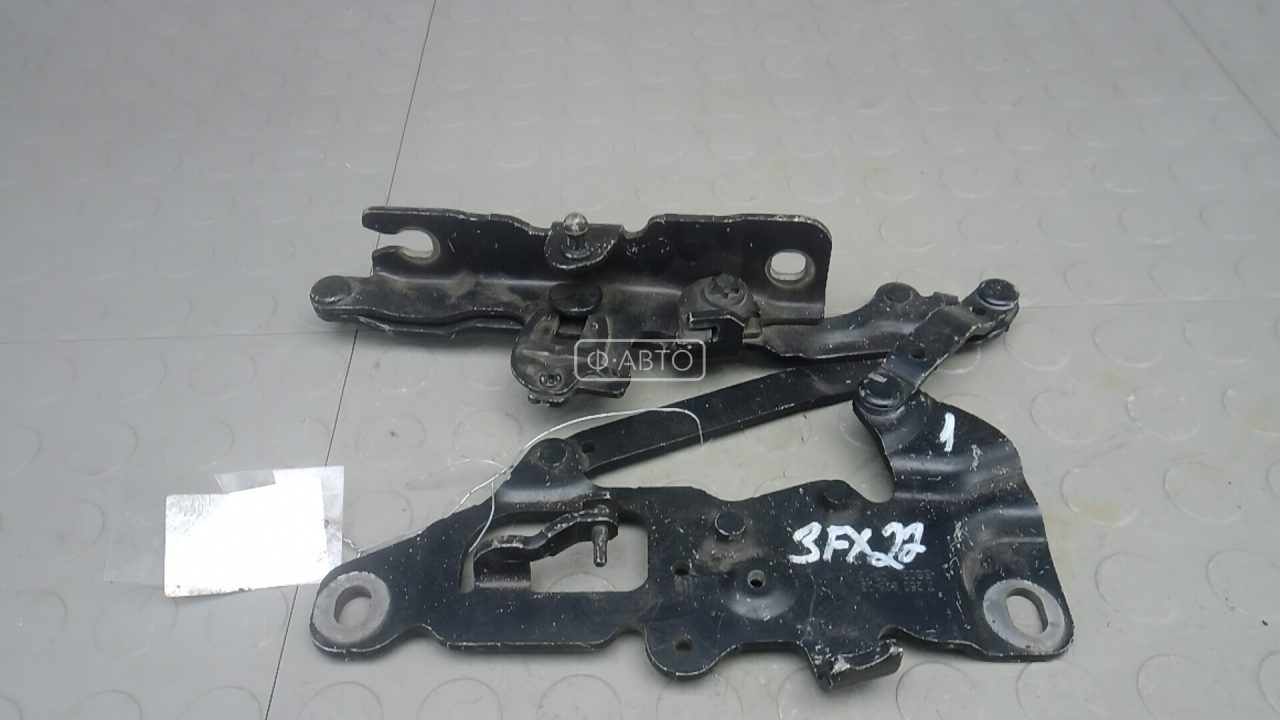 Петля капота