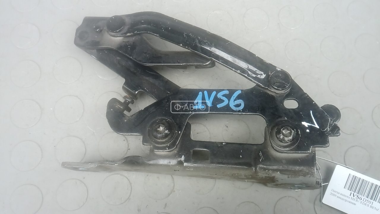 Петля капота