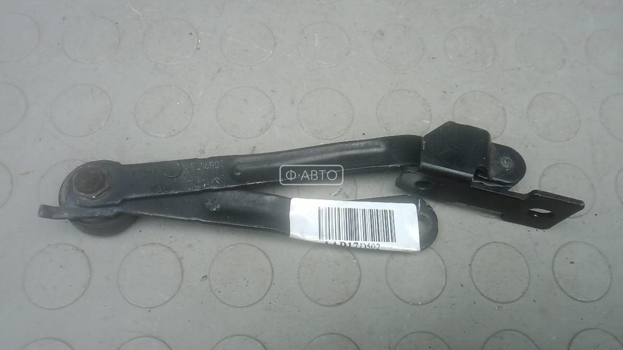 Петля крышки багажника