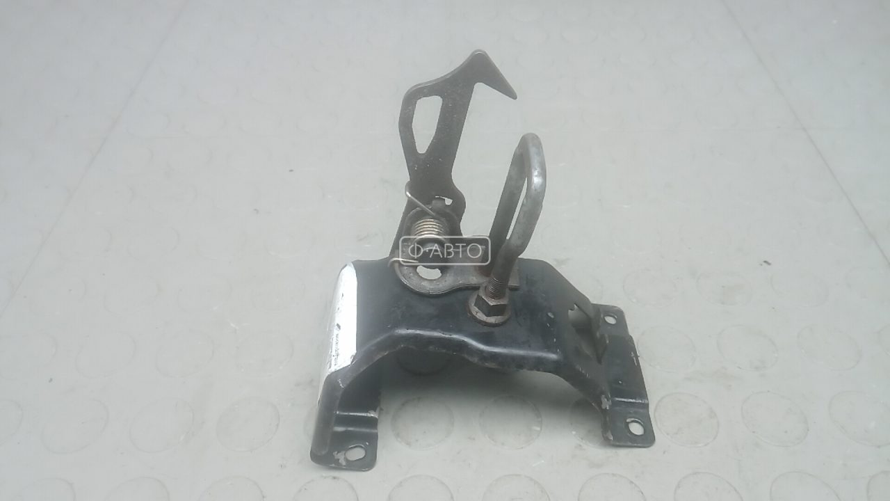 Замок капота