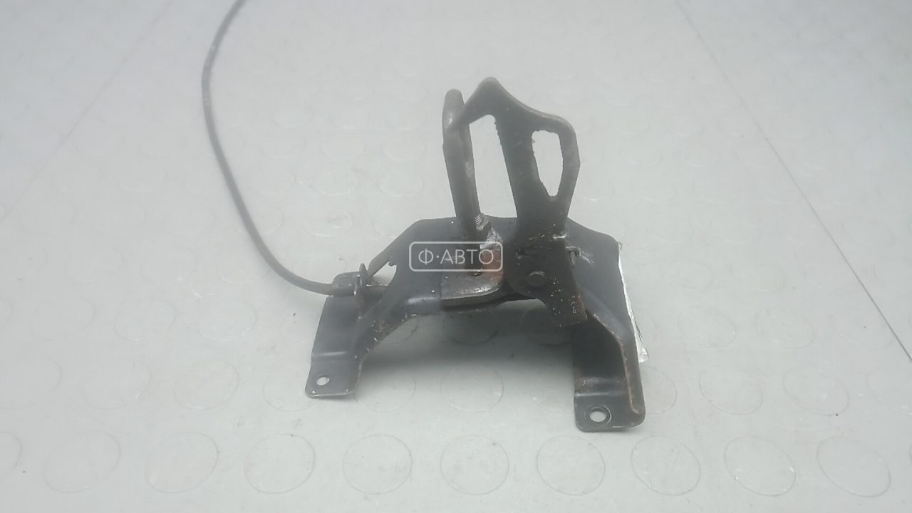 Замок капота