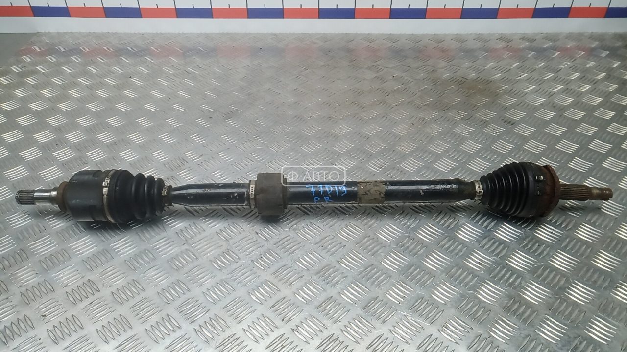 Привод передний правый