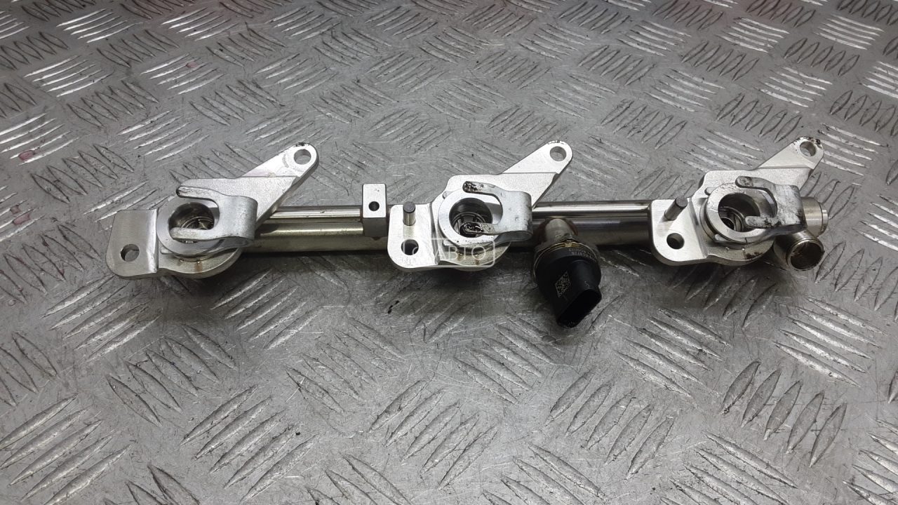 Топливная рампа бензиновая