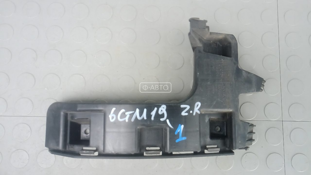 Крепление бампера заднее