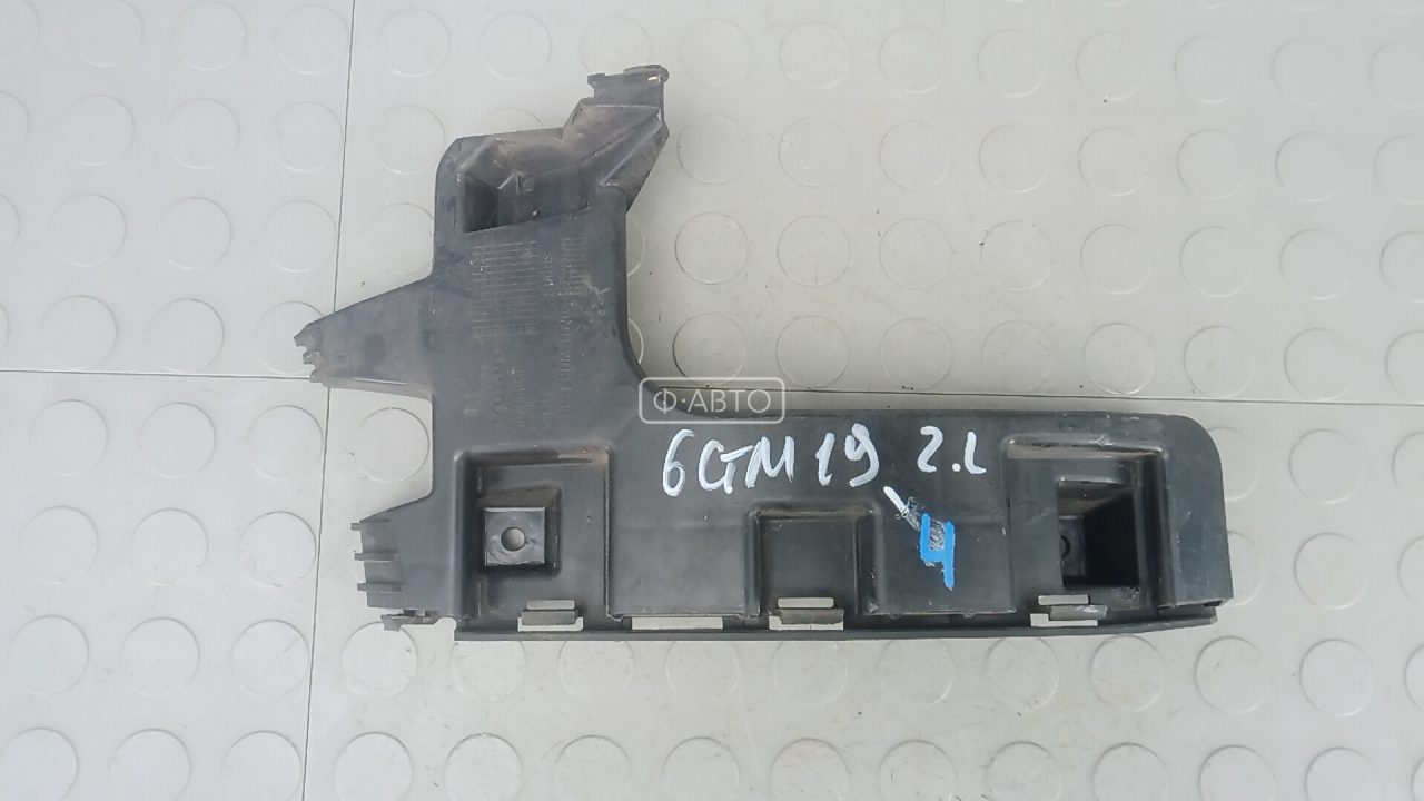 Крепление бампера заднее