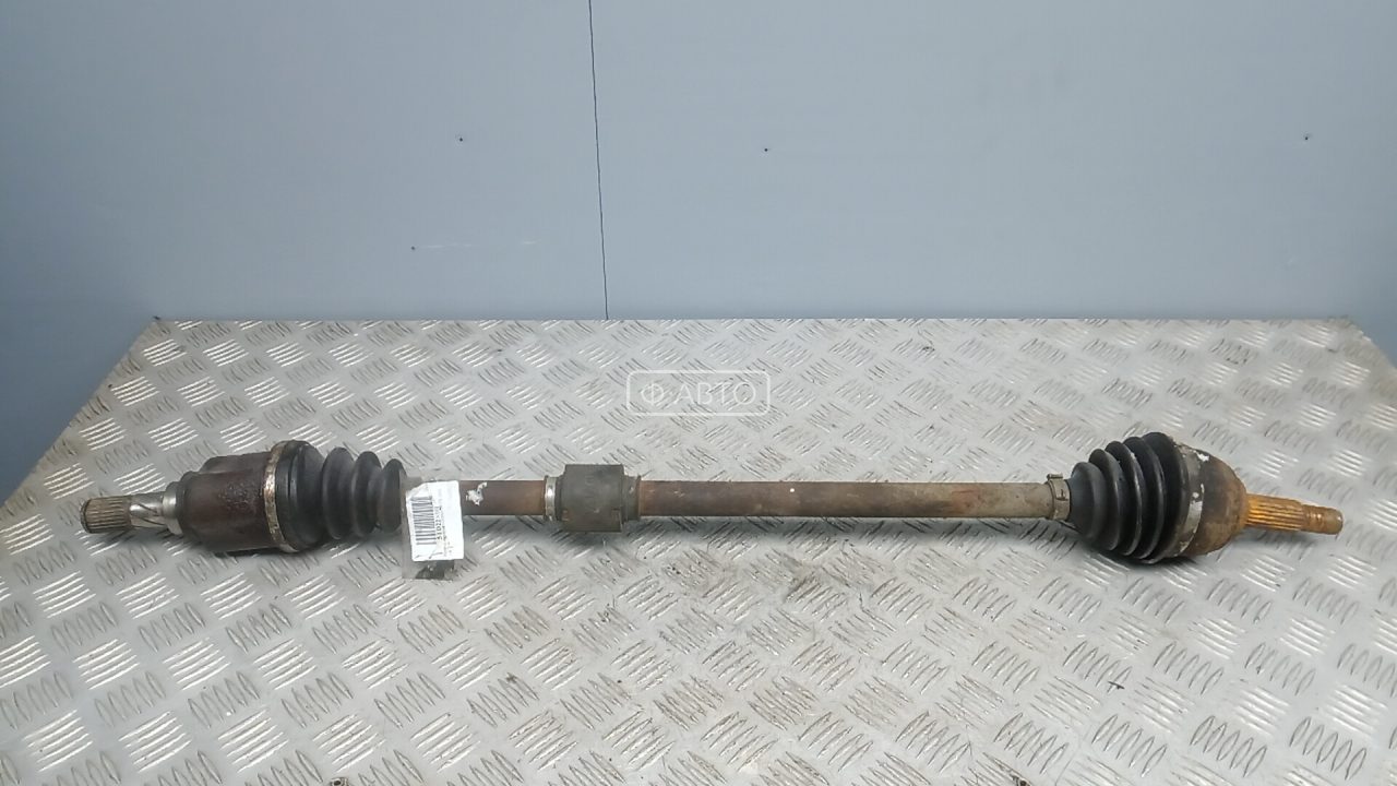 Привод передний правый