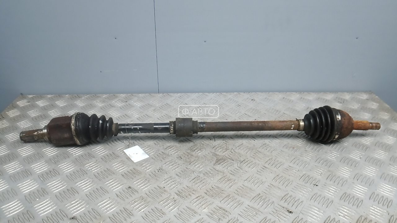 Привод передний правый