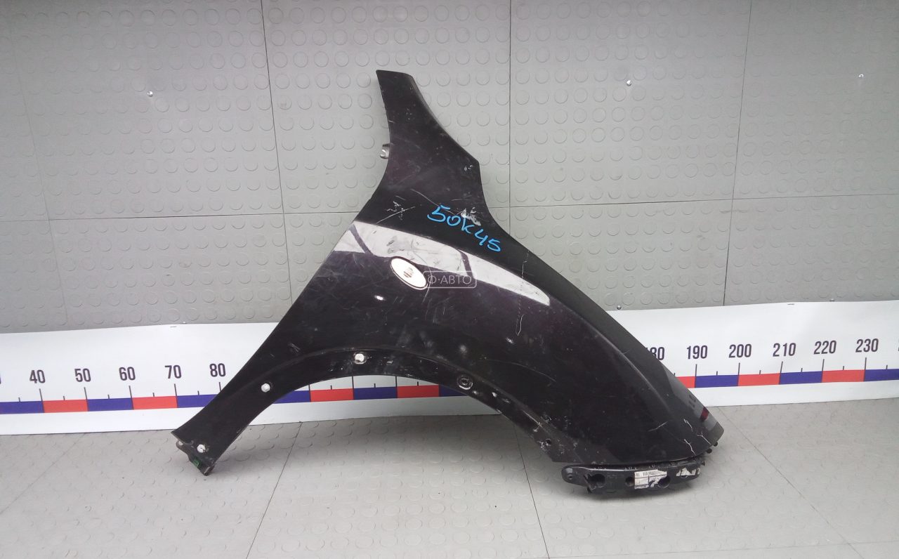 Крыло переднее правое