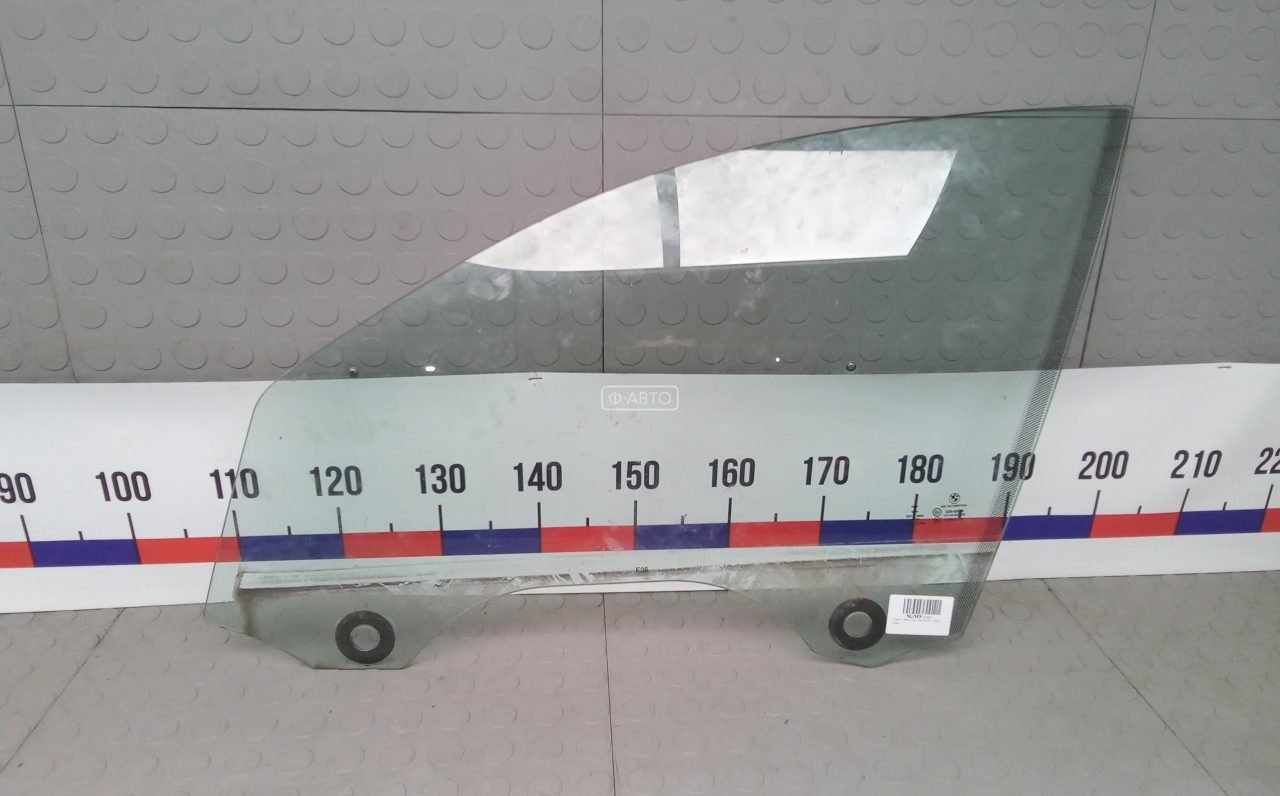 Стекло двери передней левой