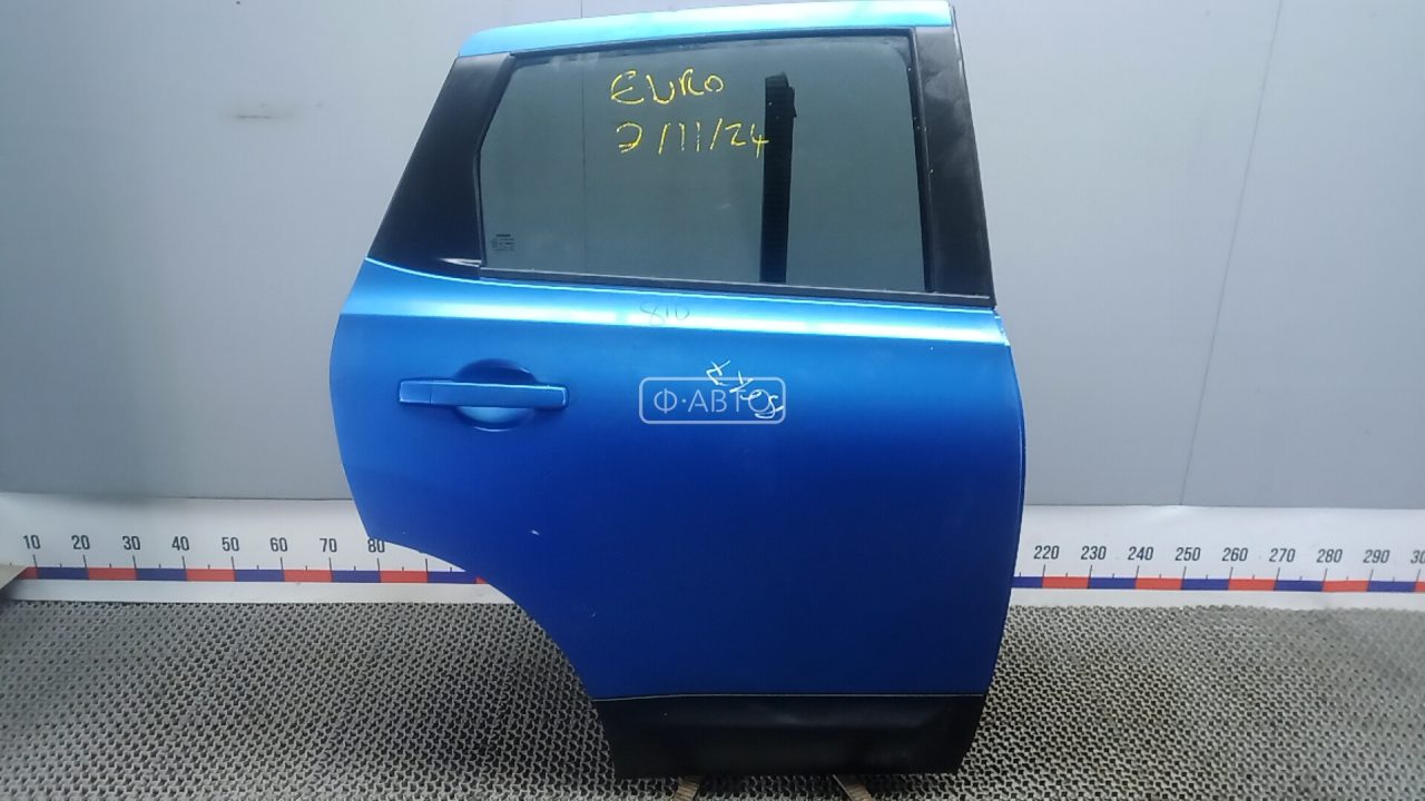 Дверь задняя правая