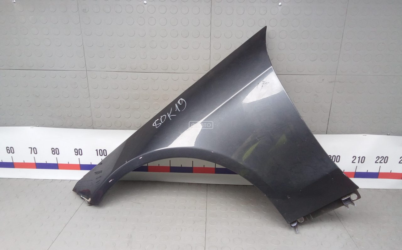 Крыло переднее левое