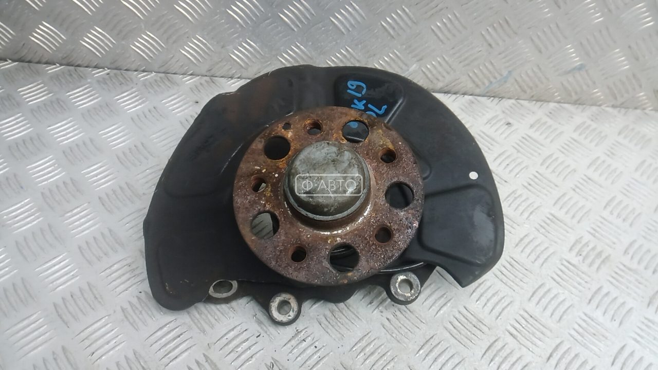 Ступица передняя левая