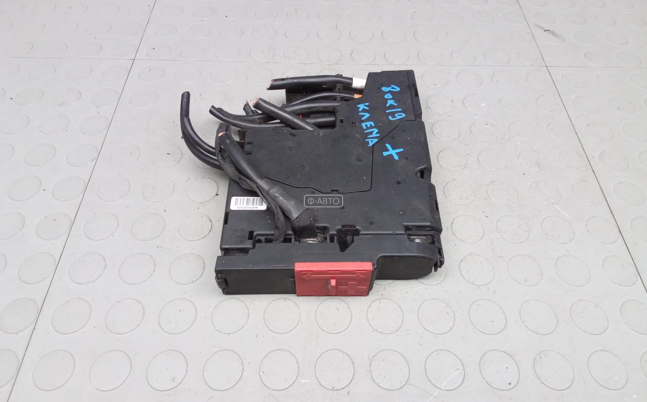 Клемма аккумулятора плюс