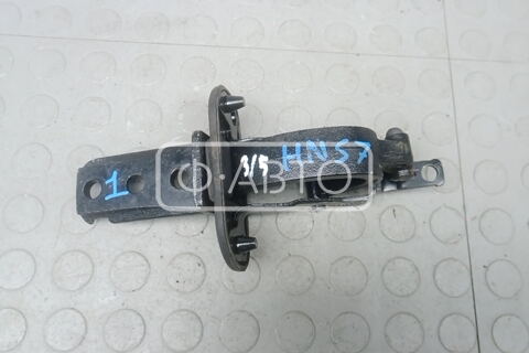 Петля крышки багажника