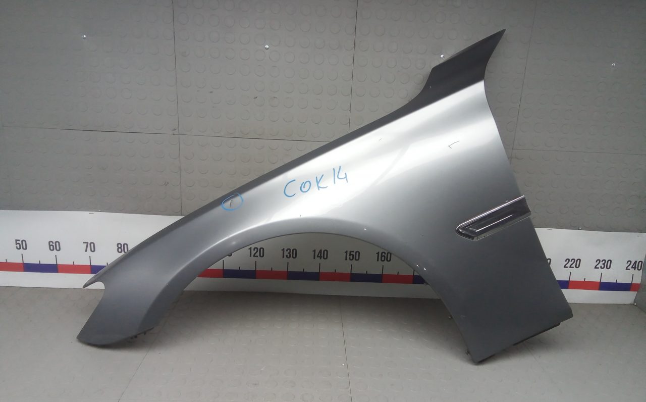 Крыло переднее левое