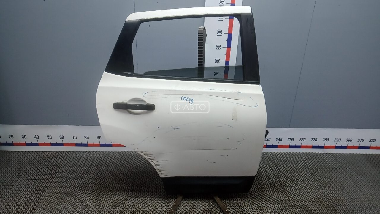 Дверь задняя правая