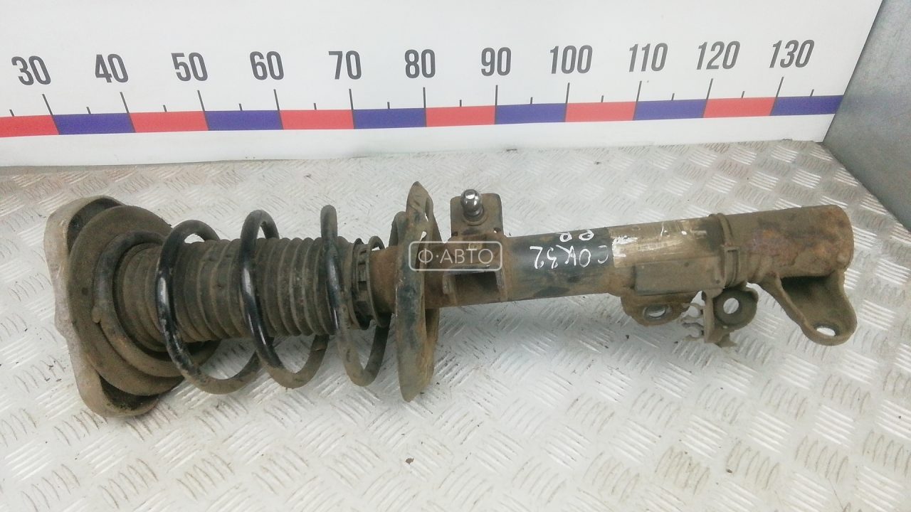 Стойка передняя правая