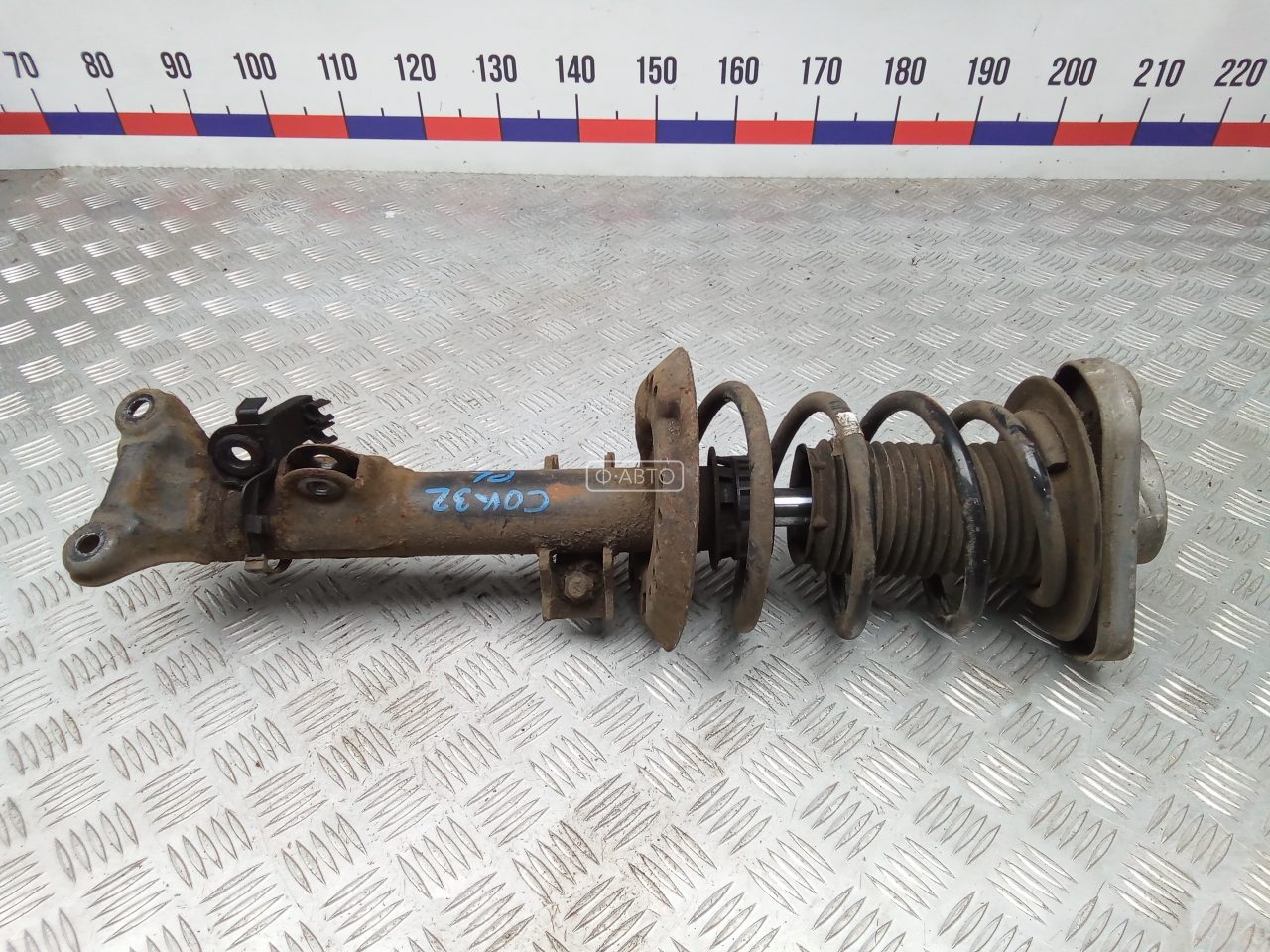 Стойка передняя левая