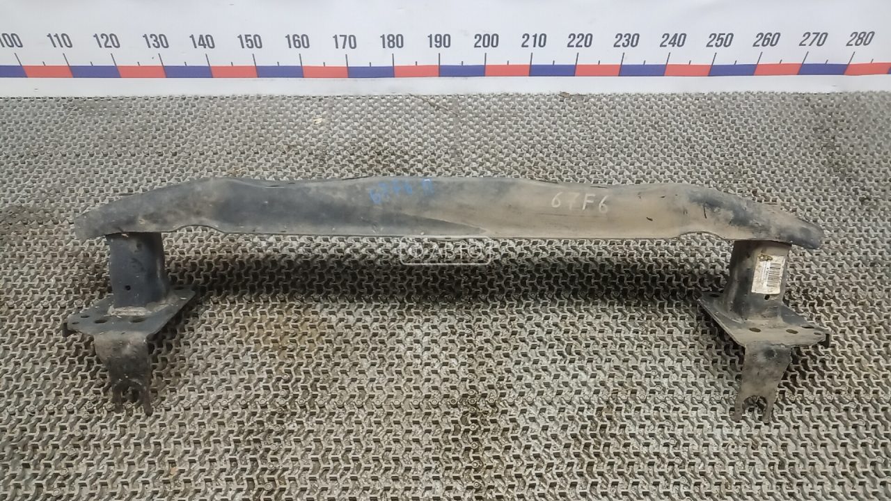 Усилитель бампера передний (кронштейн)