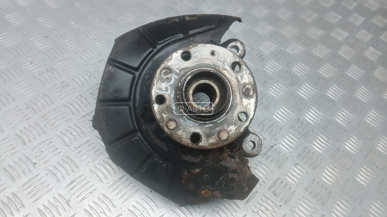 Ступица передняя правая