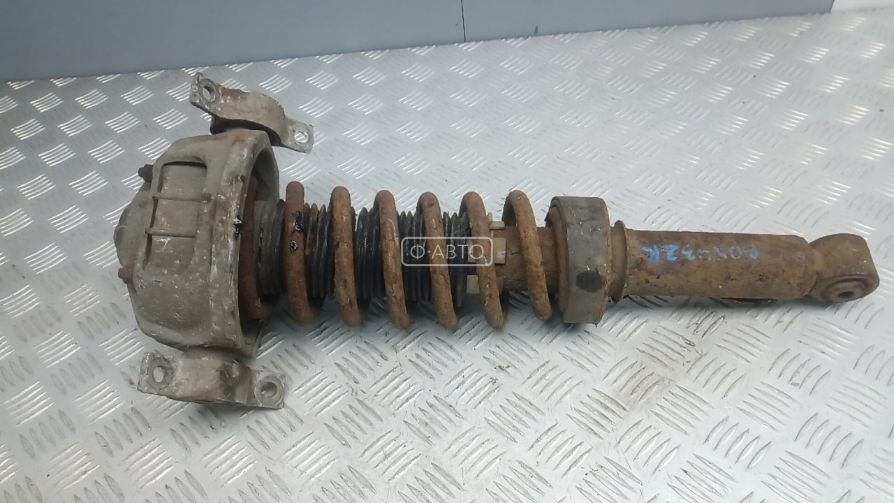 Стойка задняя правая