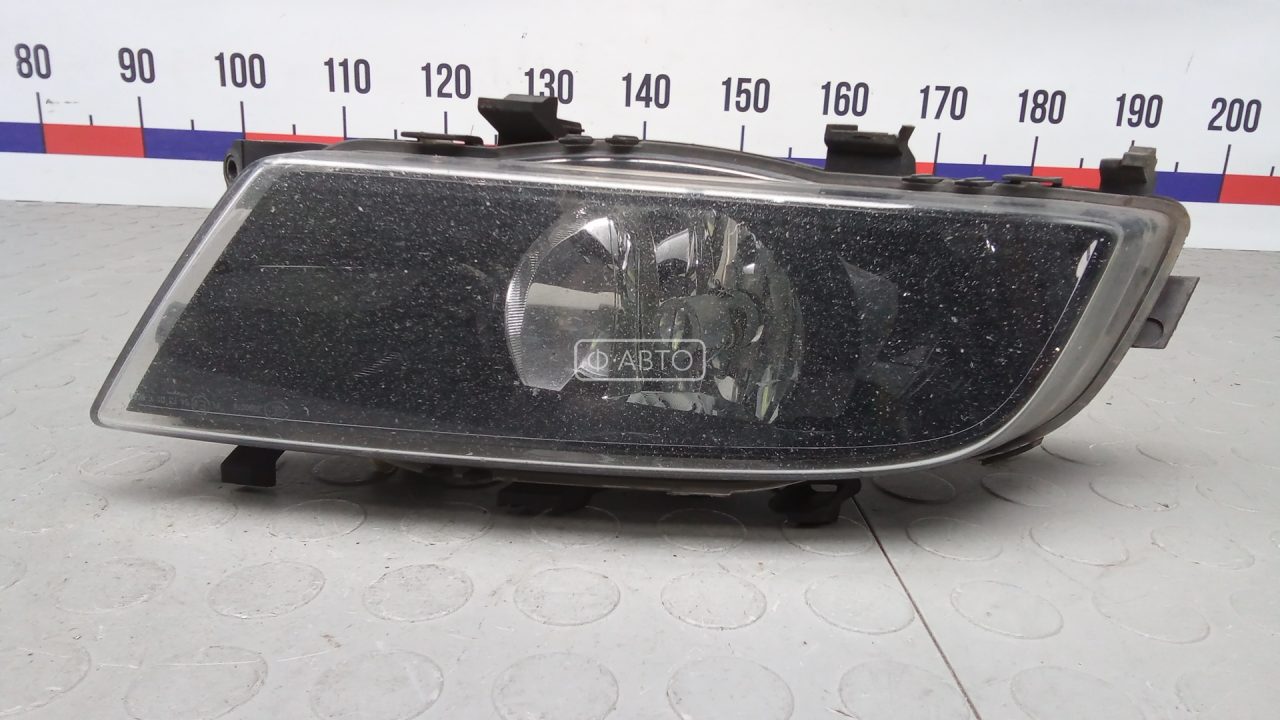 Фара галогенная правая передняя