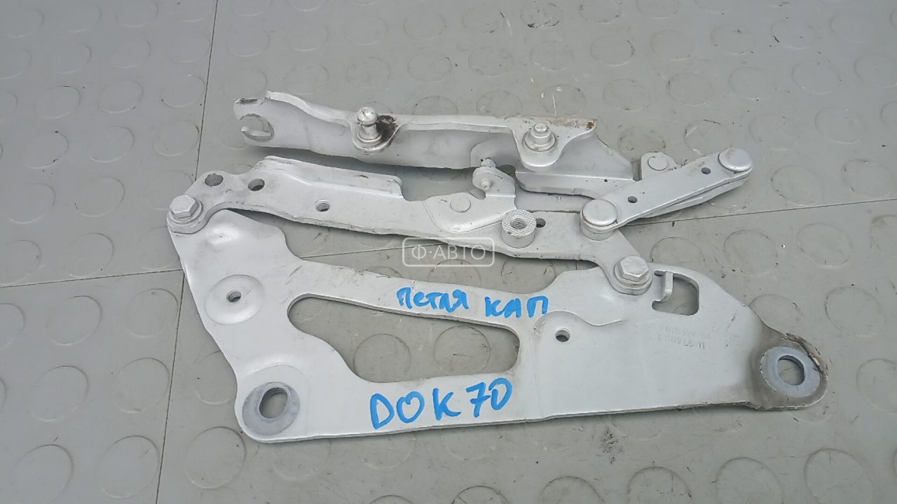 Петля капота