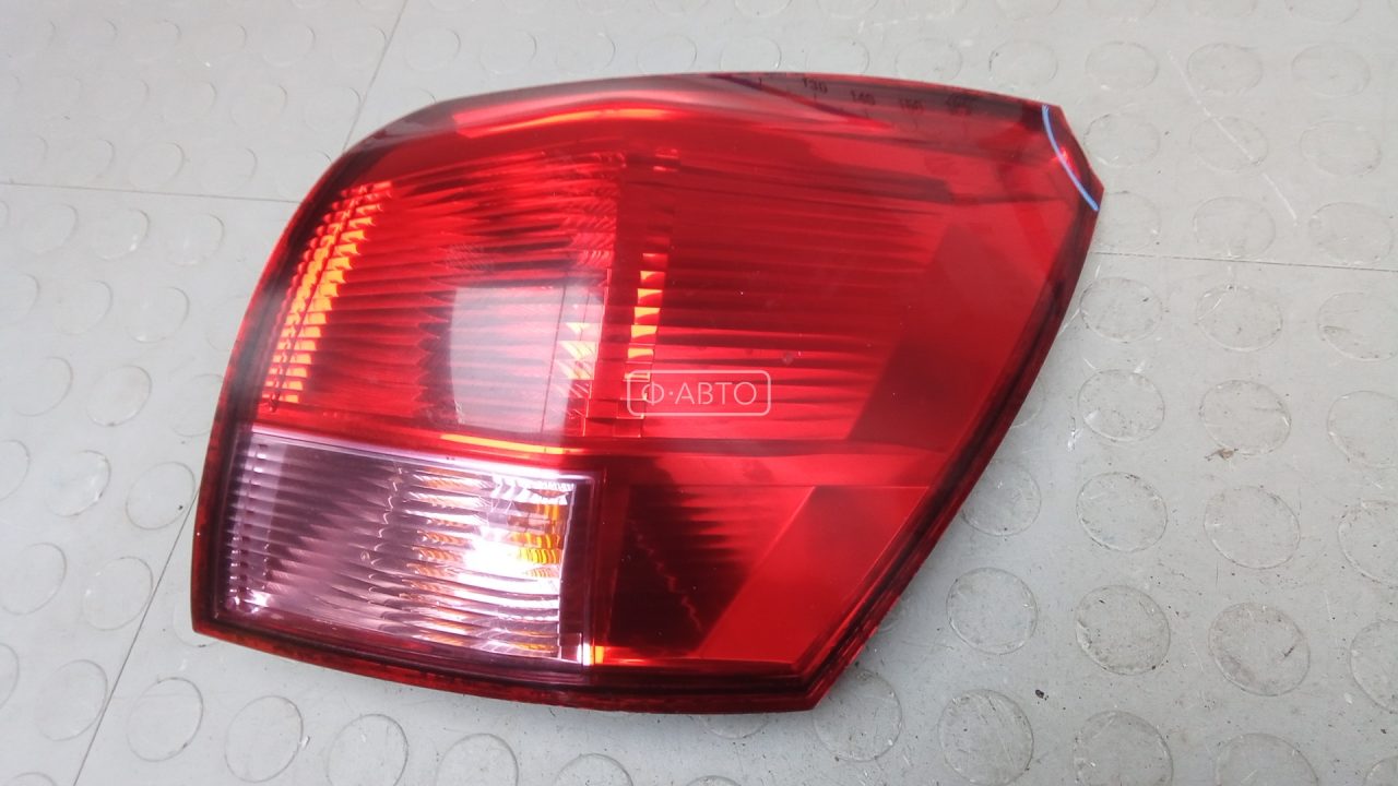 Фонарь задний правый