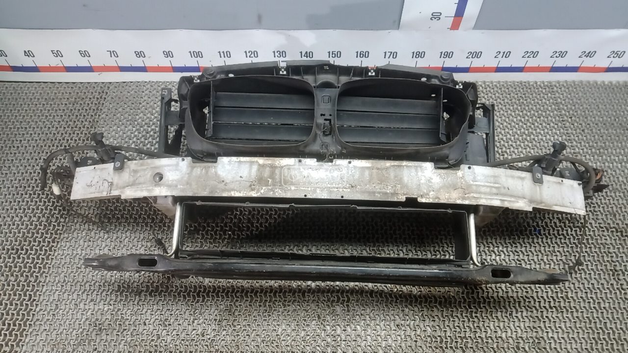 Передняя панель крепления облицовки (телевизор)